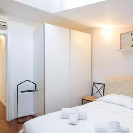 Vintage Apartment In Corvetto Area Милано Екстериор снимка