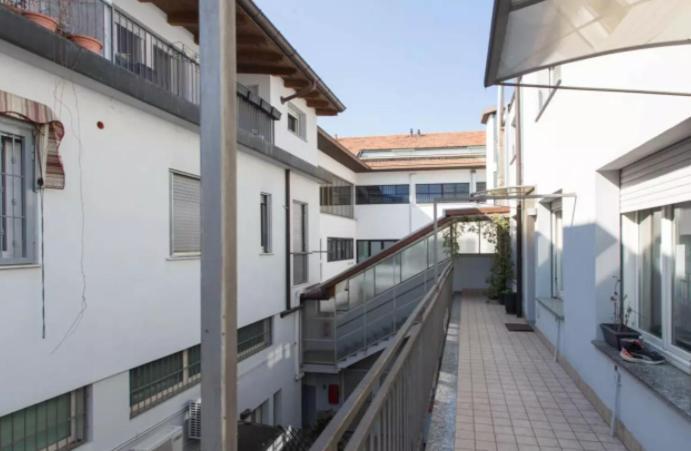 Vintage Apartment In Corvetto Area Милано Екстериор снимка